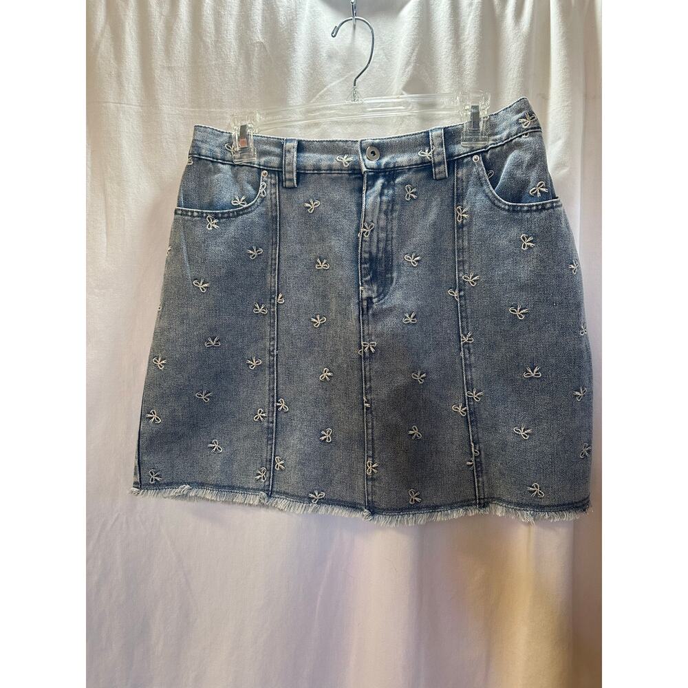 Denim Mini Skirt | Embroidered Bow Detail | Size Large | Elastic Back Waist